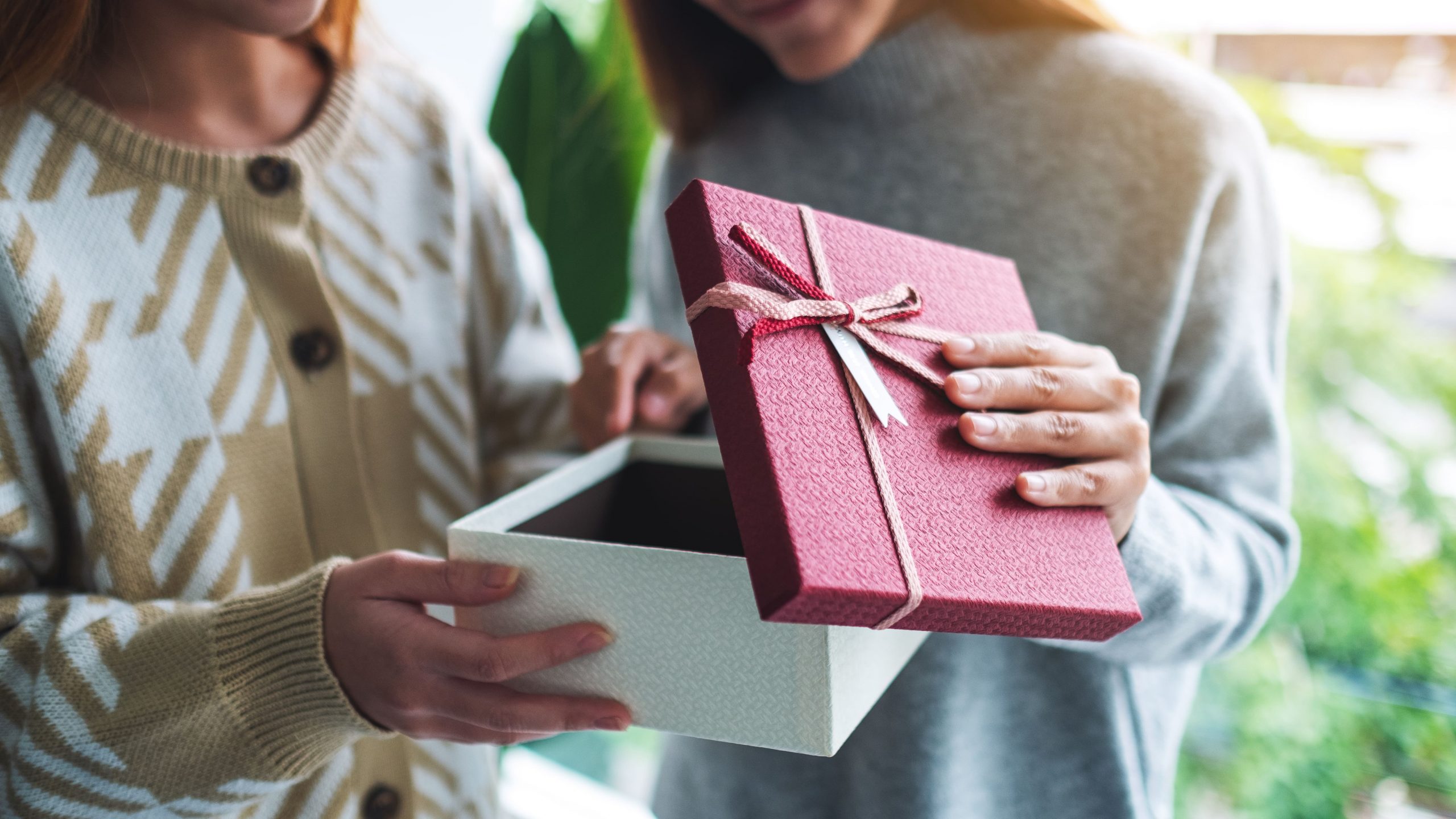 Best Gifts to Buy in Asia